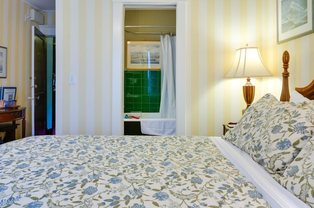 Calgary Westways Guest House Kamer foto