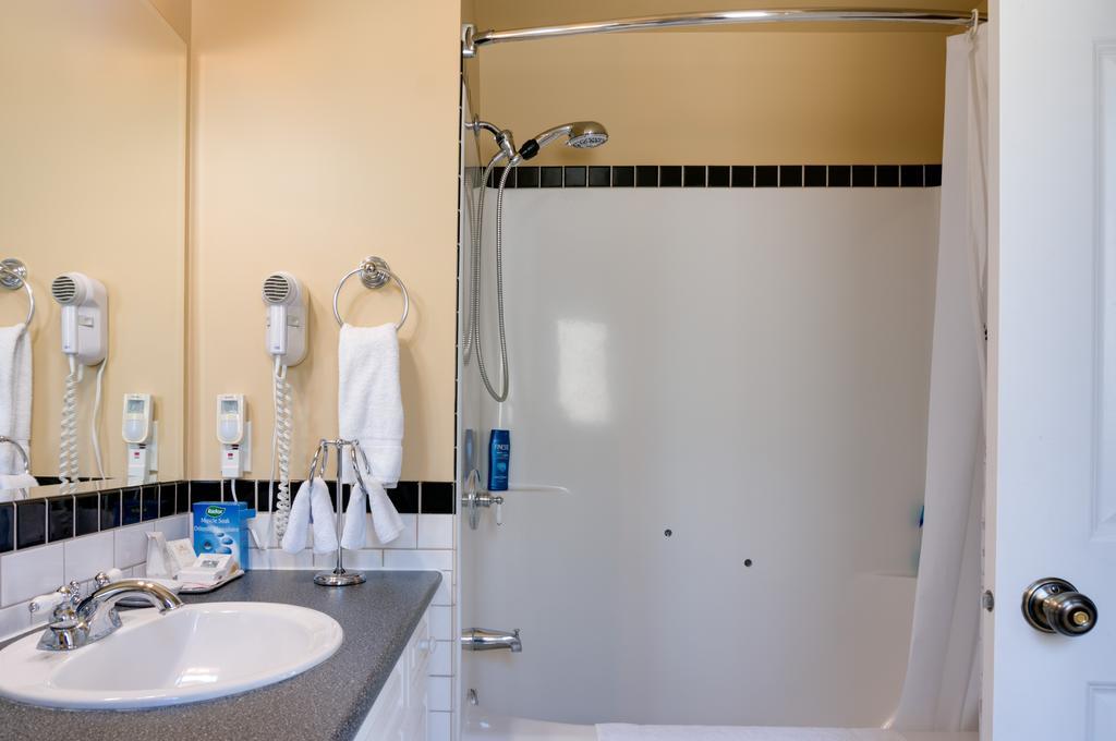 Calgary Westways Guest House Kamer foto