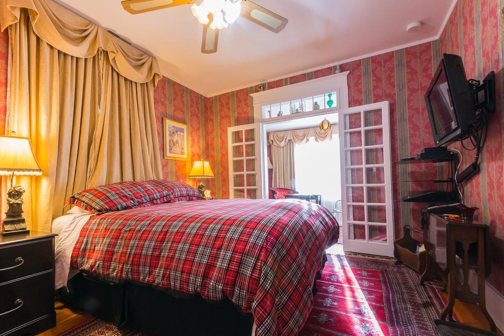 Calgary Westways Guest House Buitenkant foto