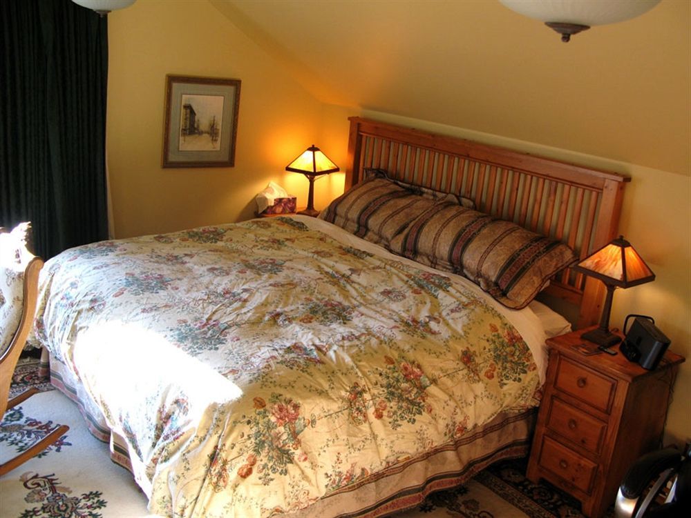 Calgary Westways Guest House Buitenkant foto