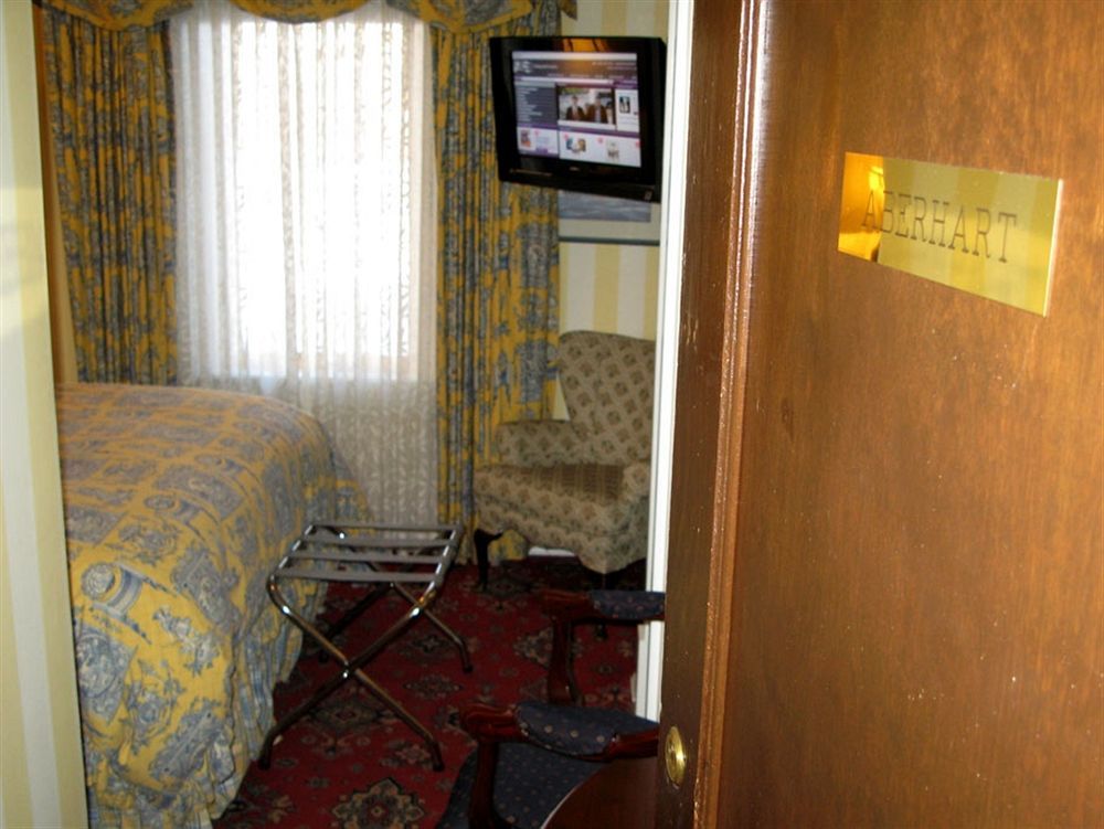 Calgary Westways Guest House Buitenkant foto
