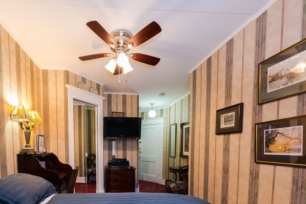 Calgary Westways Guest House Buitenkant foto